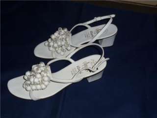 Vtg.Amalfi Rangoni White Cluster Beaded Sandals 8 1/2N  