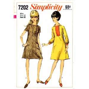   Sewing Pattern A line Dress Size 12 Bust 32 Arts, Crafts & Sewing
