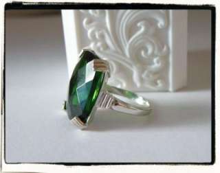 Vintage Art Deco Sterling Silver 925 Emerald Green Glass Cocktail Ring 