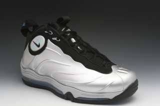   Max Tim Duncan Sneakers in Mtlc Silver/Black/Photo Blu  
