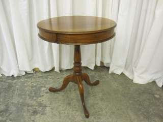 Antique Round King George II Style Tripod Table in Oak Great Condition 