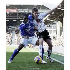 Fulham v Everton   4/11/06 Fulhams Brian McBride in action against 