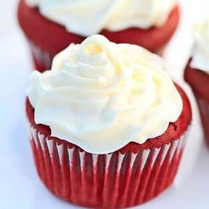 Red Velvet Cupcakes   2 Count Grocery & Gourmet Food
