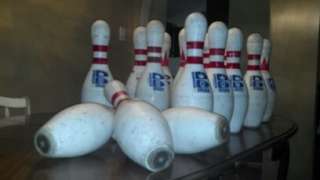   USED BOWLING PINS AMFLITE II   MAX USBC APPROVED TARGETS, ART  