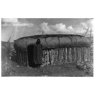  African woman hut, Kenya Information Office 1940s