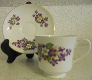 Gorgeous Royal Tuscan Fine Bone China teacup/Saucer Made in England 