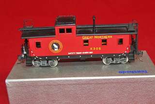 Tenshodo Great Northern Caboose w/ Truck, Built Up   No. 350   HO 