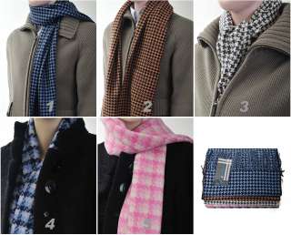 Keep yourself warm with this durable and attractive 100% wool scarf 