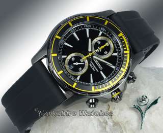 great looking SPORTS Watch With The Comfortable Rubber Strap 