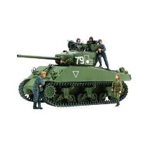   Tamiya 1/35 Red Army M4A2(76)W Sherman (w/6 Figures) Toys & Games