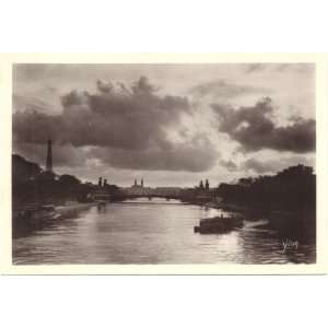 1930s Vintage Postcard the River Seine Paris France