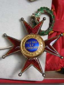 The Order has four classes in civil and military divisions