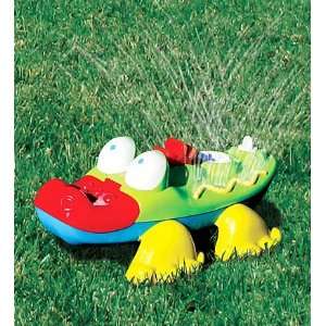   Lawn Sprinkler 19 1/2 Squirtin Gator Lawn Sprinkler Toys & Games