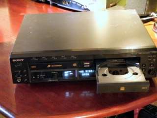 SONY RCD W500C COMPACT 5 DISC CHANGER CD, CD R, CD RW,  PLAYER and 