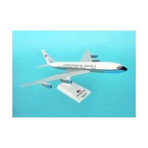  SkyMarks Air Force One VC 137 (707) Model Airplane Toys 