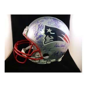    New England Patriots(2003) Autographed Helmet 