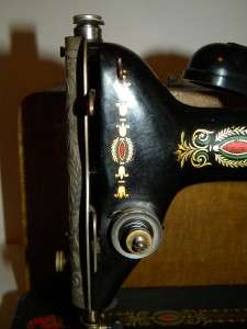  Singer RED EYE Model 66 Sewing Machine Electric WORKS 1910 Case  