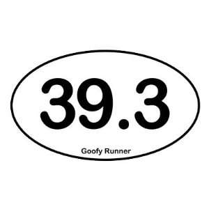  39.3 Goofy Runner   Oval Sticker Arts, Crafts & Sewing