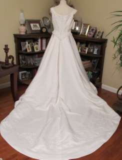   St. Patrick Ivory Off the Shoulders Wedding Gown Dress Sz 10 Reg $649