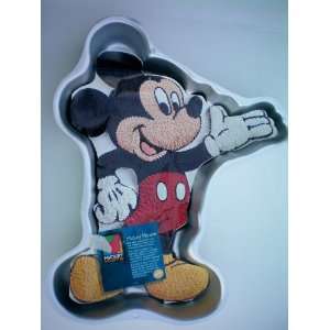 Wilton Mickey Mouse Cake Pan w/insert    Disney 1995    RETIRED    as 
