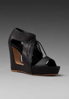 MATIKO Paris Wedge in Black 