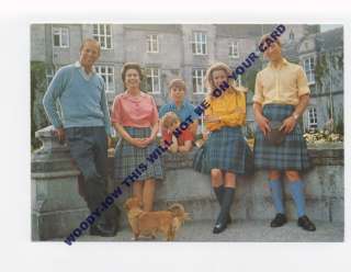 p9070   Queen Elizabeth & family group at Balmoral   royalty postcard 