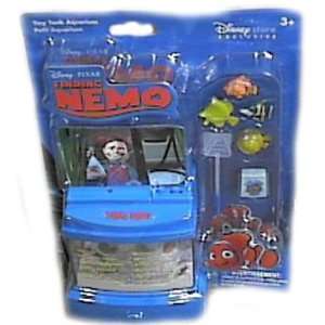 finding nemo fish tank toy