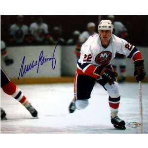 Mike Bossy skate up ice 8x10