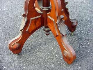 SPECIAL AMERICAN VICTORIAN SHAPED WALNUT WOOD TOP LAMP TABLE C.1875 