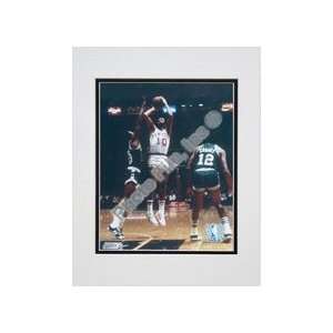 Walt Frazier Double Matted 8 X 10 Photograph (Unframed)