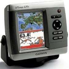 The GPSMAP 420 is a sleek, space saving chartplotter that features an 