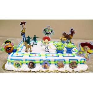 Cake Topper Featuring Woody, Buzz Lightyear, Bullseye, Jessie, 4 Army 