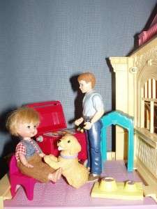   FAMILY TWIN TIME DOLLHOUSE LOADED PEOPLE SUV PETS FURNITURE  